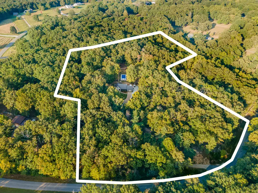 1340 Puckett Hollow Rd, Centerville, TN 37033 - #2