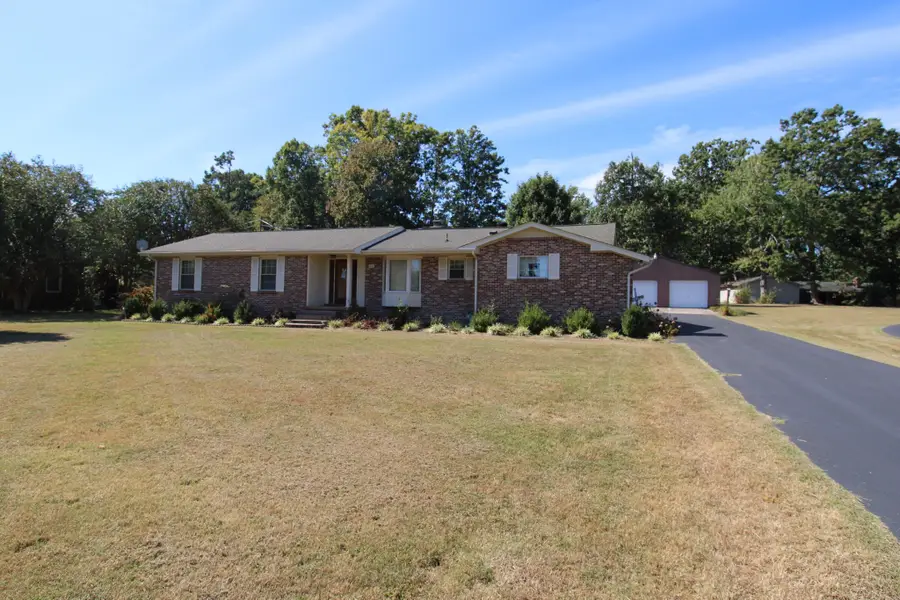 1405 Flippin Dr, Lafayette, TN 37083 - #2