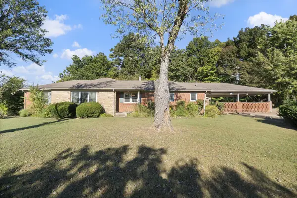 1429 Highway 100, Centerville, TN 37033