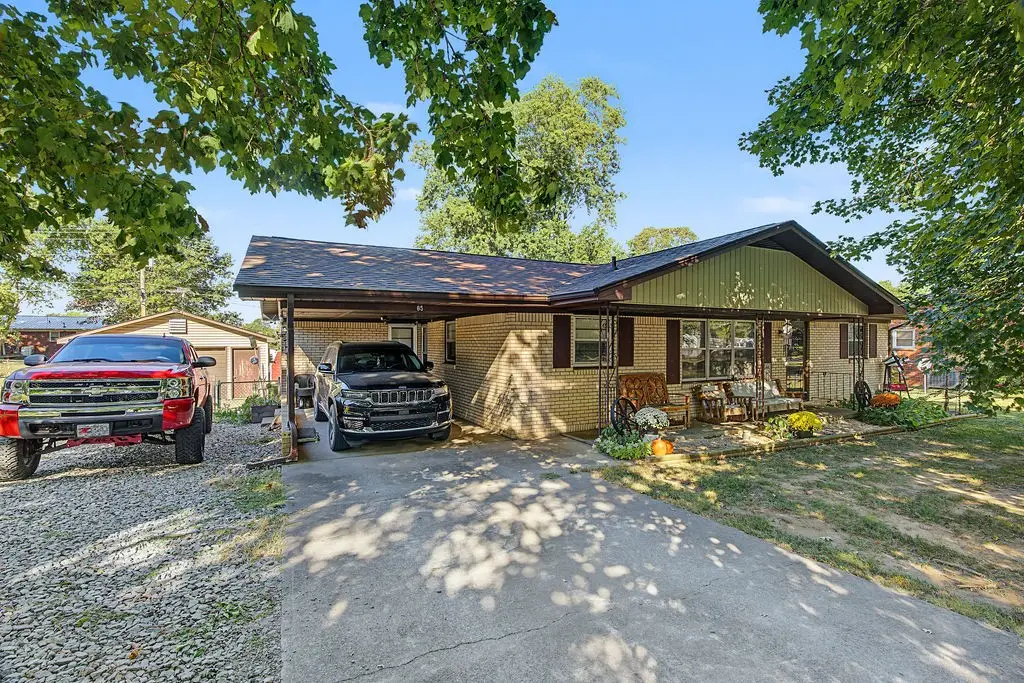 65 Glendale Dr, Cadiz, KY 42211 - #1