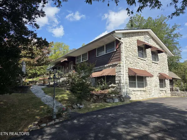 572 Mountain Rd, Clinton, TN 37716