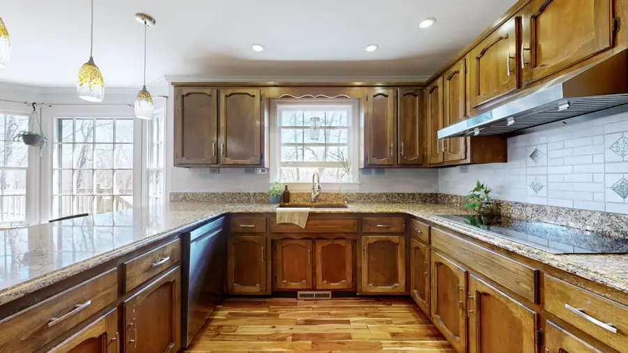 808 Shady Bluff Trl, Clarksville, TN 37043 - #2