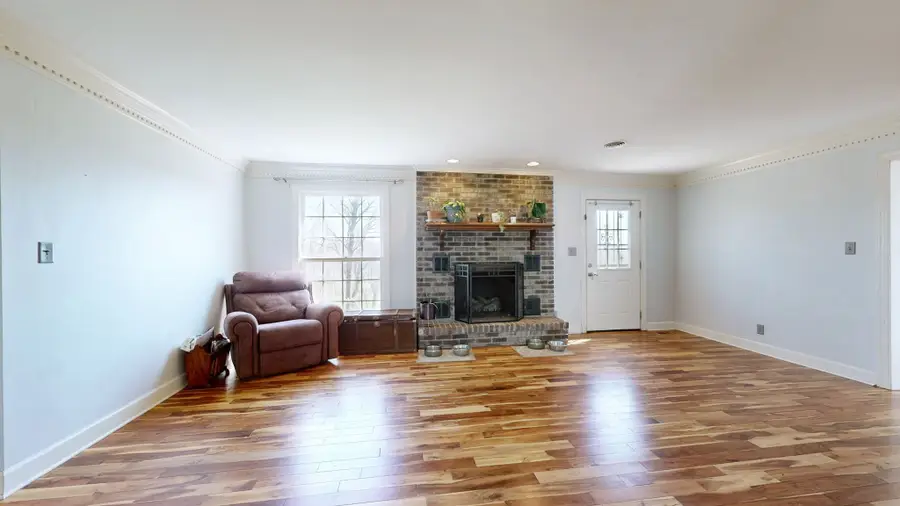 808 Shady Bluff Trl, Clarksville, TN 37043 - #3