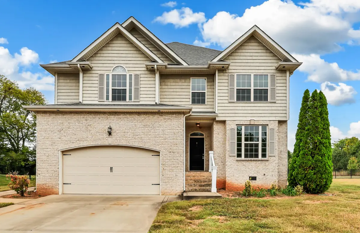 1178 Buggy Cv, Clarksville, TN 37043 - #1
