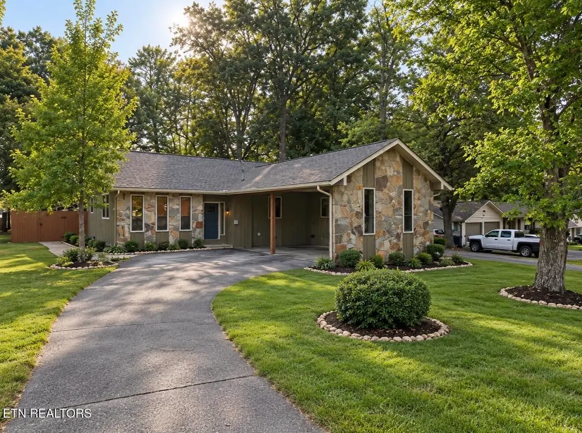 311 Poplar St, Sevierville, TN 37862 - #1