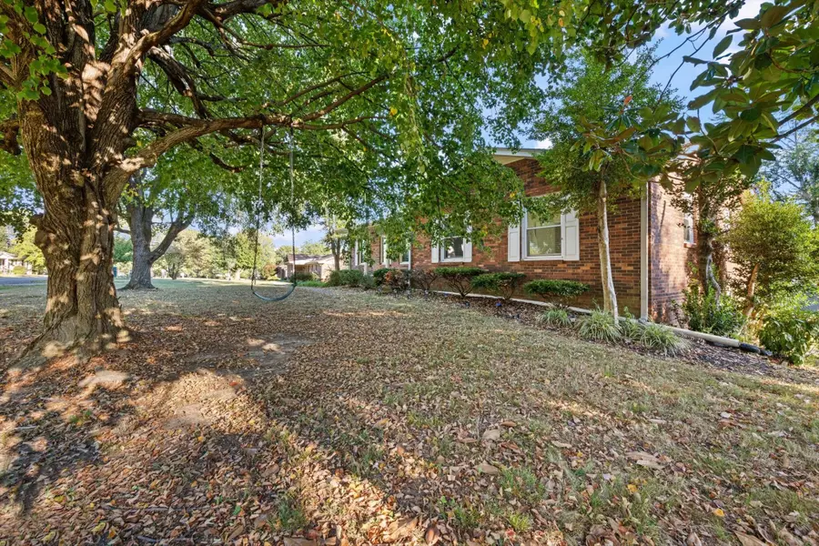 110 Sam Davis Dr, Springfield, TN 37172 - #3