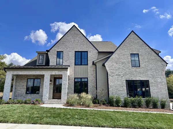 2444 Union Station Dr, Thompsons Station, TN 37179