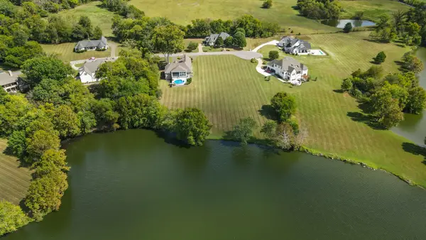 1020 Shimmering Way, Gallatin, TN 37066