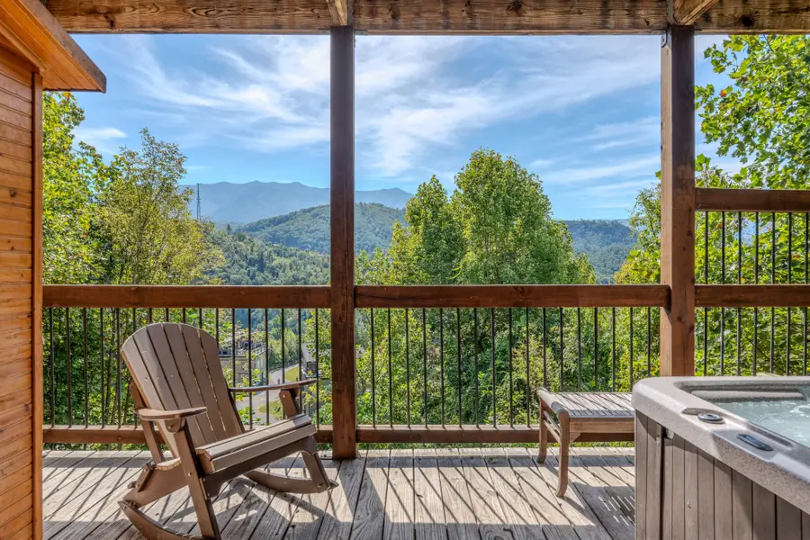 302 Pinnacle Dr, Gatlinburg, TN 37738 - #2