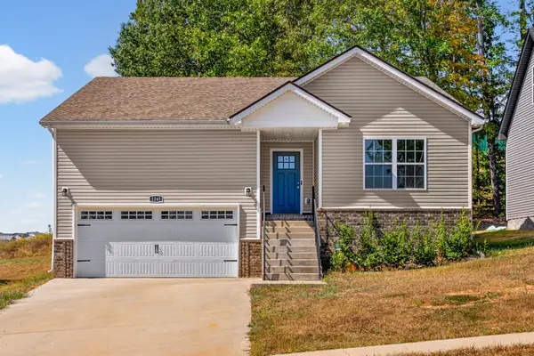 1245 Cardinal Creek Dr, Clarksville, TN 37040