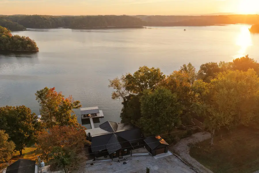 307 Bell Memorial Dr, Estill Springs, TN 37330 - #2
