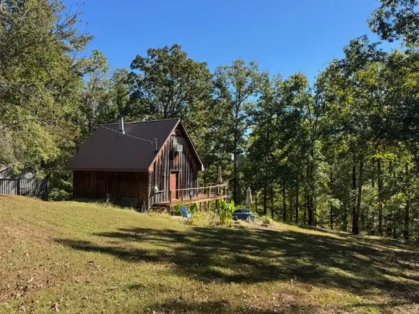 3828 S Smithfield Rd, Centerville, TN 37033