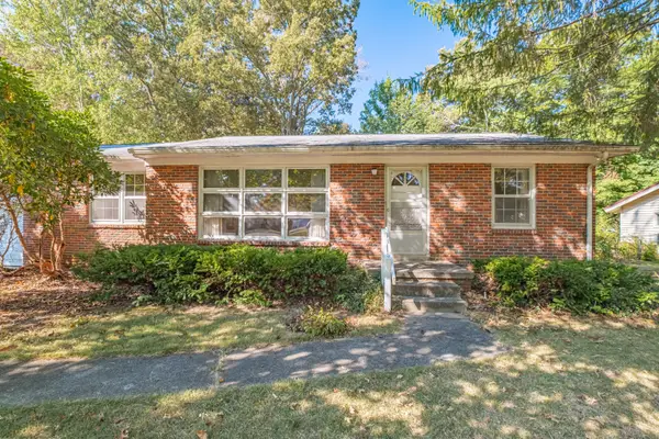 1104 Westwood Dr, Tullahoma, TN 37388