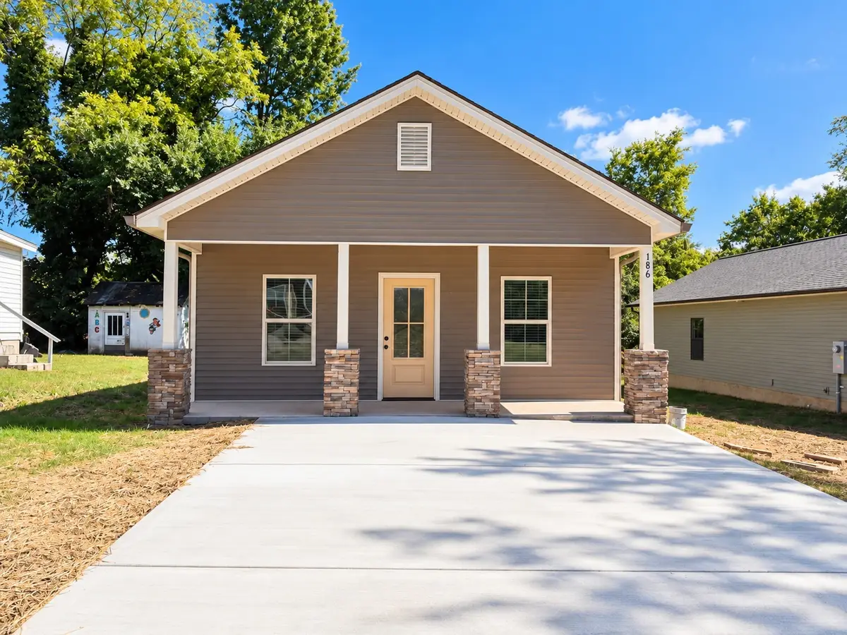 186 College St, Dayton, TN 37321 - #1