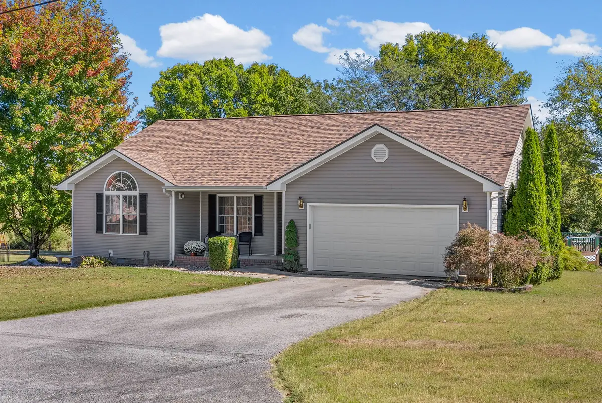 1810 Valley View Dr, Hopkinsville, KY 42240 - #1