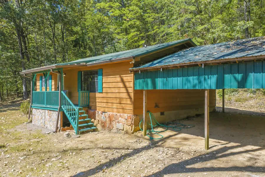 9512 Mount Carmel Rd, Decaturville, TN 38329 - #2