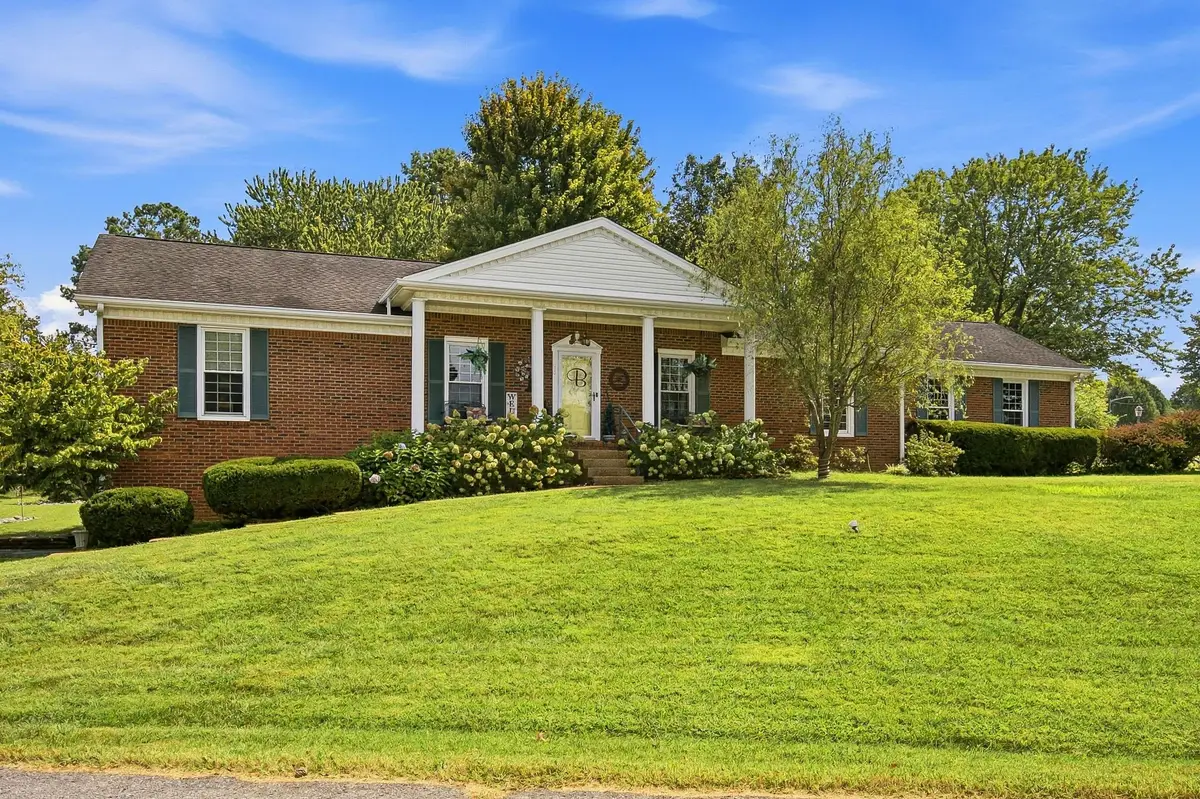300 Stonewall Dr, Springfield, TN 37172 - #1
