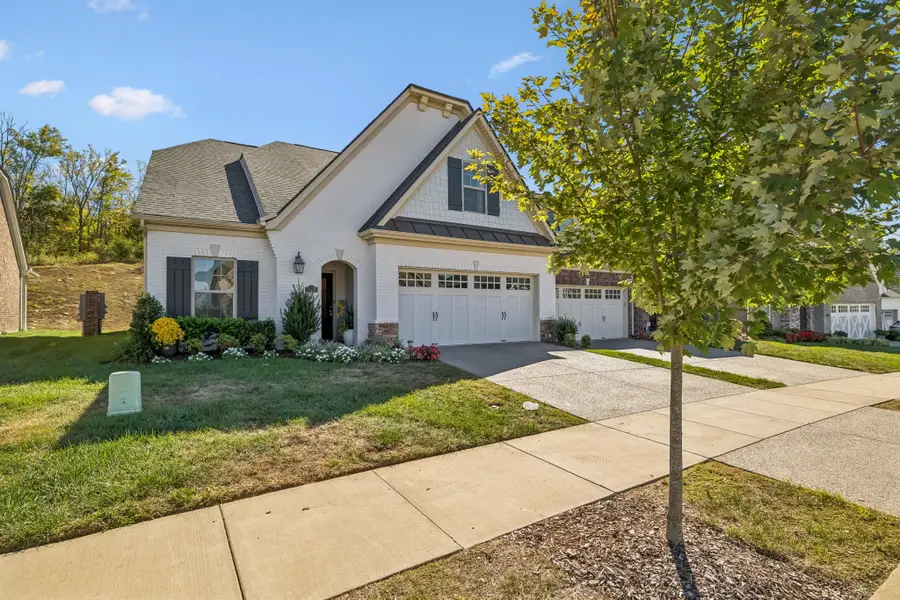 911 Cherry Grove Dr, Hendersonville, TN 37075 - #3