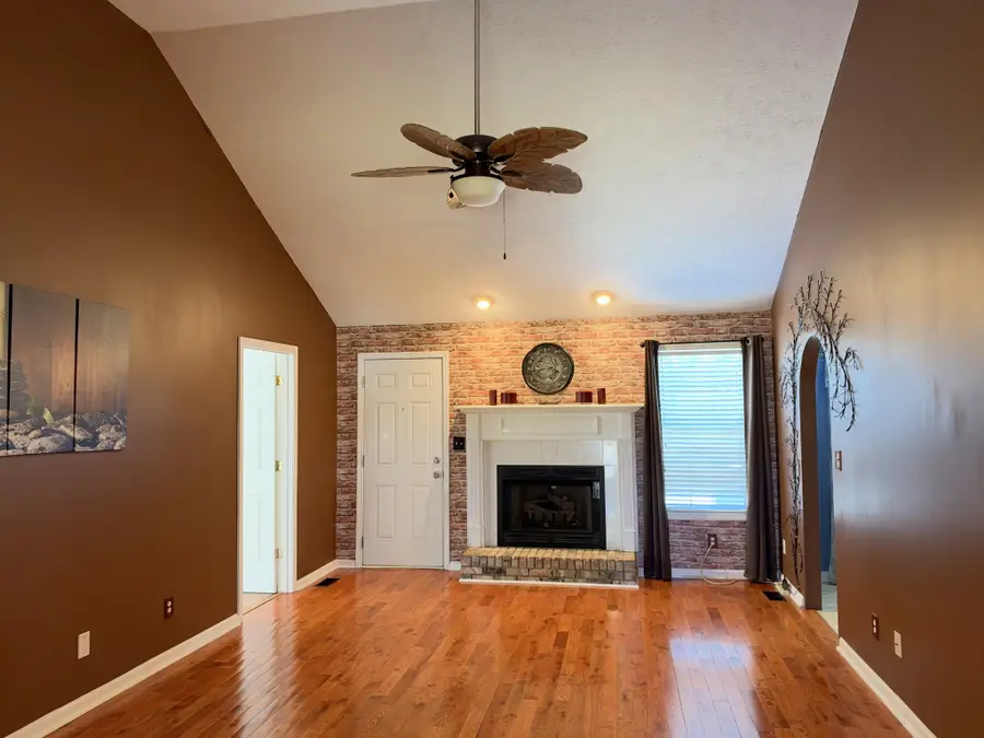 848 Bunny Ct, Clarksville, TN 37043 - #2
