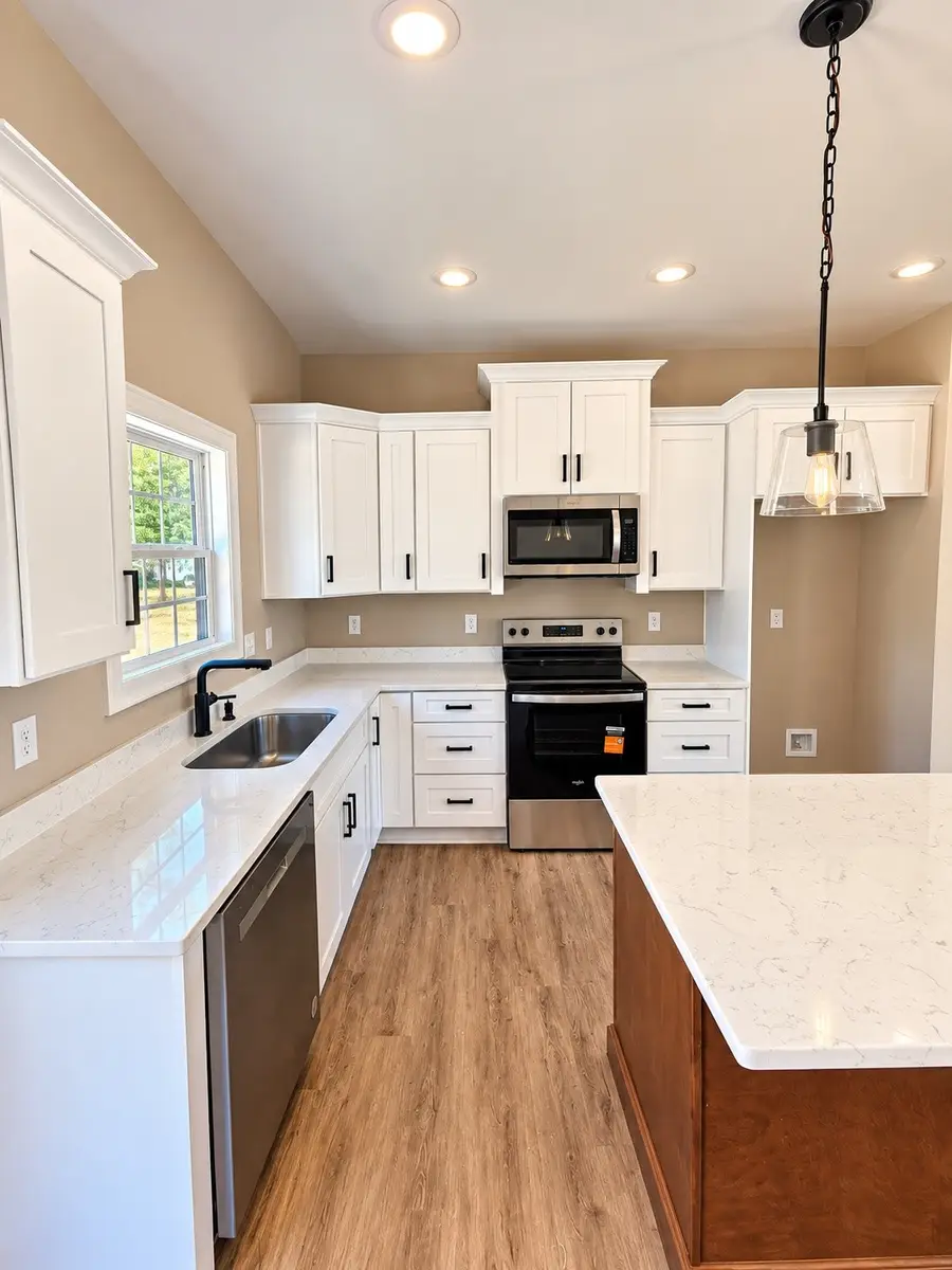1849 Francis Ferry Rd, McMinnville, TN 37110 - #2