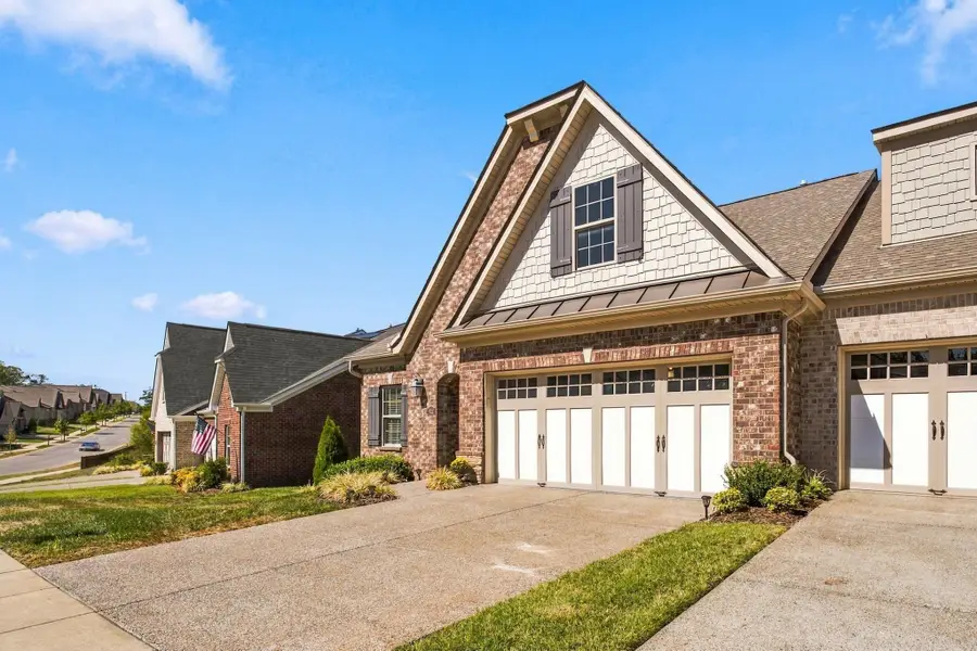 912 Cherry Grove Dr, Hendersonville, TN 37075 - #3