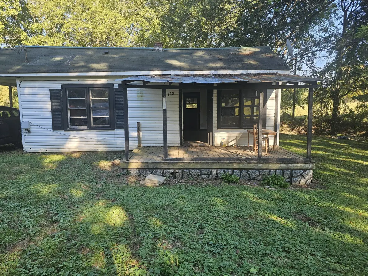 220 Oak St, Iron City, TN 38463 - #1