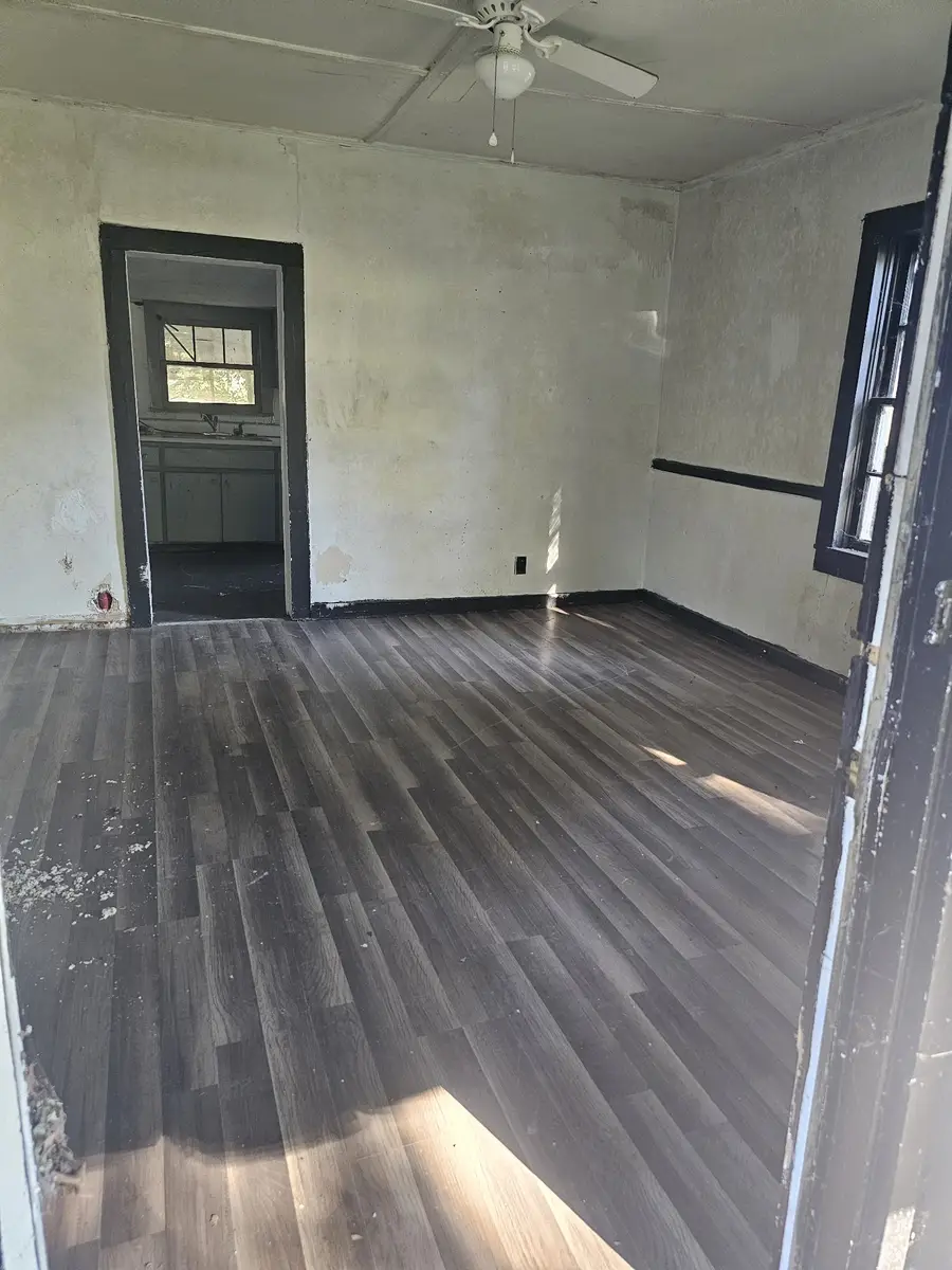 220 Oak St, Iron City, TN 38463 - #3