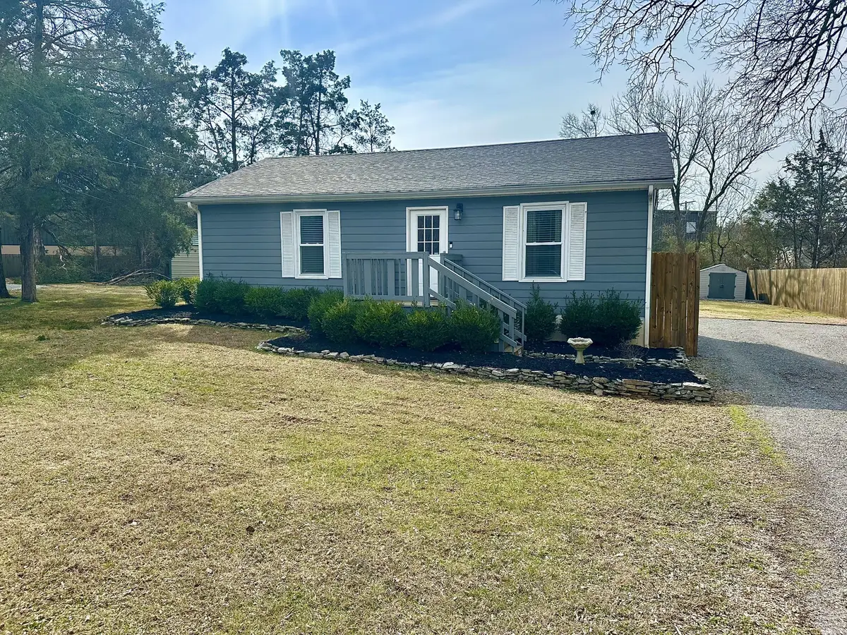 215 Sunrise Ave, La Vergne, TN 37086 - #1