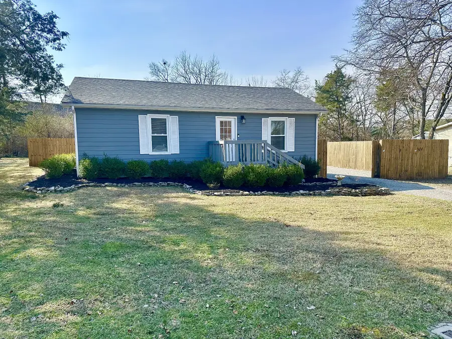 215 Sunrise Ave, La Vergne, TN 37086 - #2