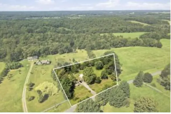 7484 Dunbar Rd, Crossville, TN 38572