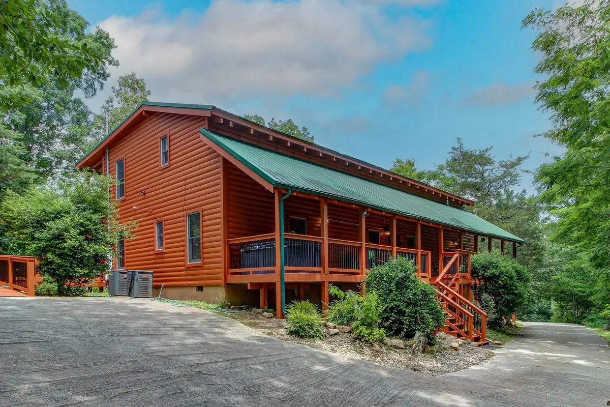 1707 Ridgecrest Dr, Sevierville, TN 37876 - #1
