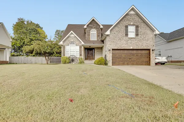 1622 Autumn Dr, Clarksville, TN 37042