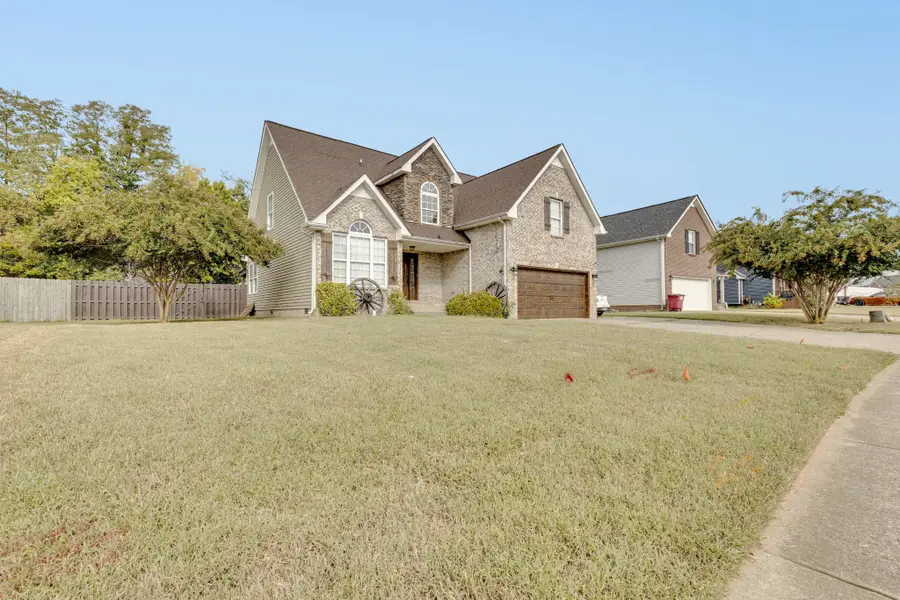 1622 Autumn Dr, Clarksville, TN 37042 - #2