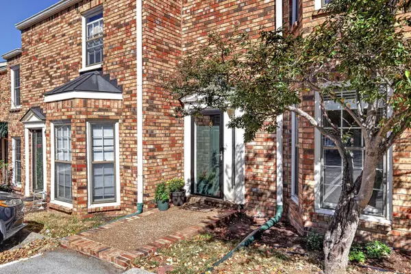 135 Matthew Ln, Nashville, TN 37215