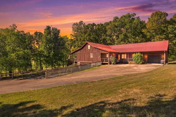3880 Witty Ln, Hopkinsville, KY 42240