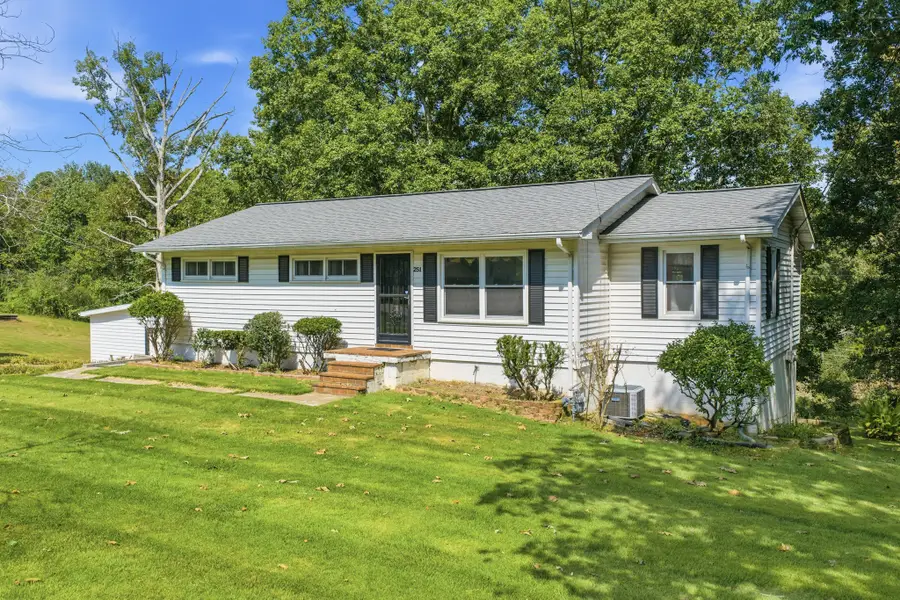 251 Mabry St, Camden, TN 38320 - #3