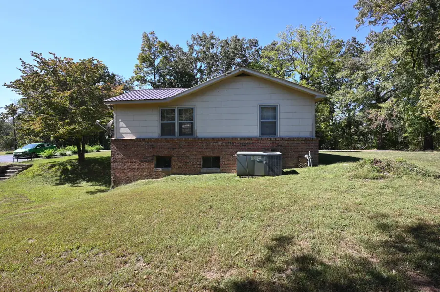 320 Breeding Ln, Linden, TN 37096 - #3