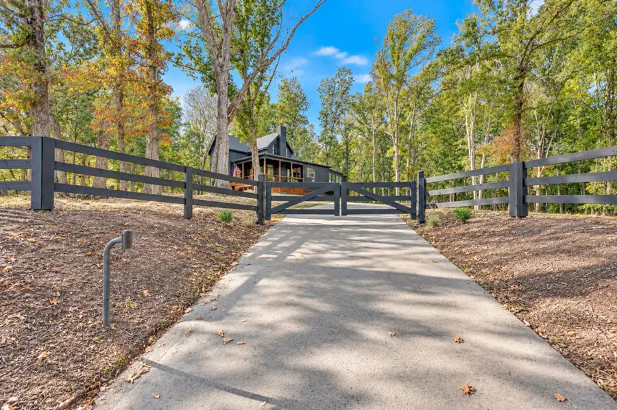 7505 Highway 100, Bon Aqua, TN 37025 - #2