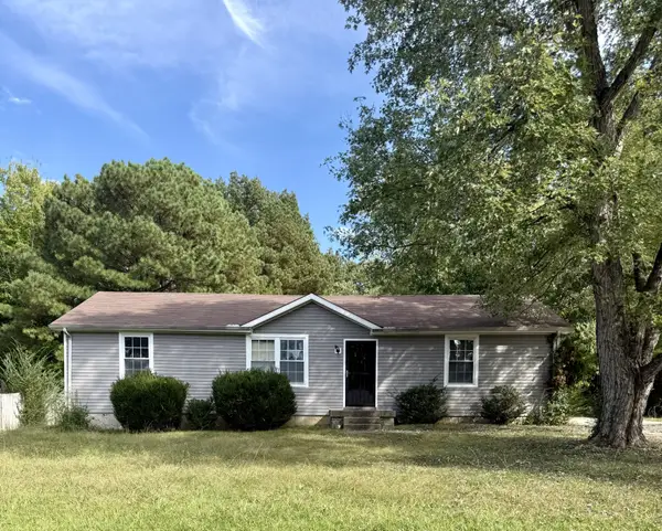 535 Roselawn Dr, Clarksville, TN 37042