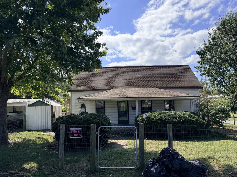 639 6th St, Newport, TN 37821 - #3