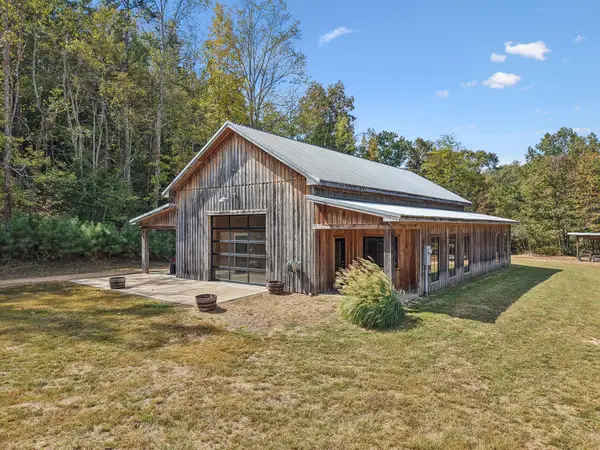 3600 Dee Oguin Rd, Pleasantville, TN 37033