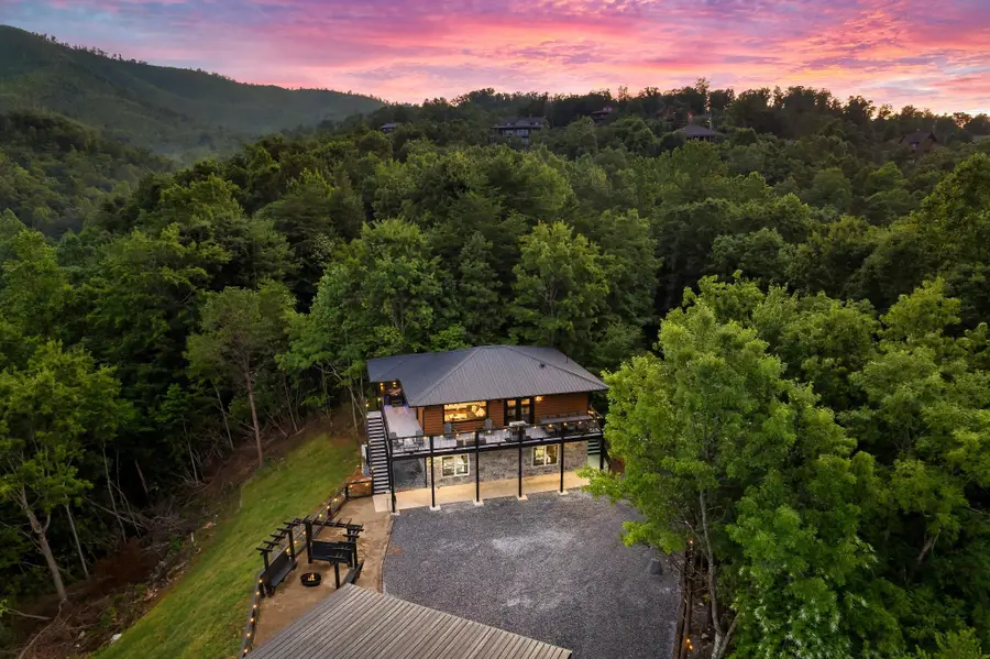 3853 Warden Branch Ln, Gatlinburg, TN 37738 - #2