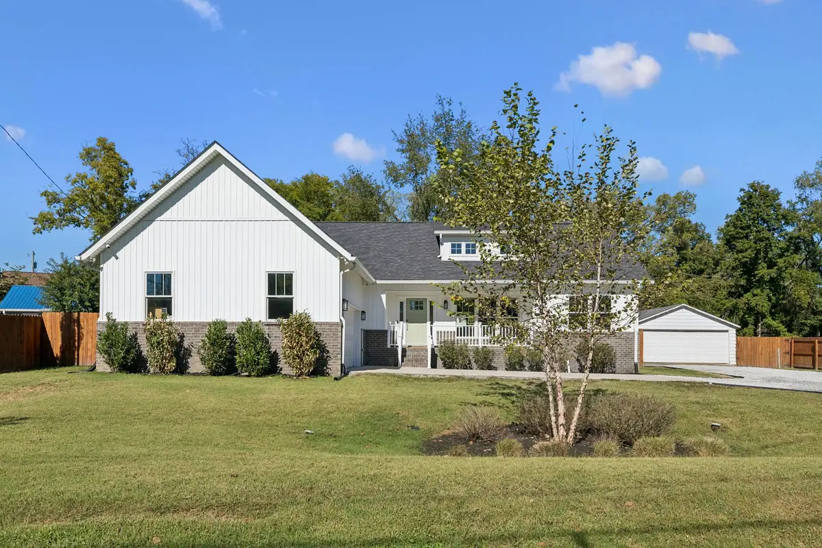 352 Bellevue Rd S, Nashville, TN 37221 - #1