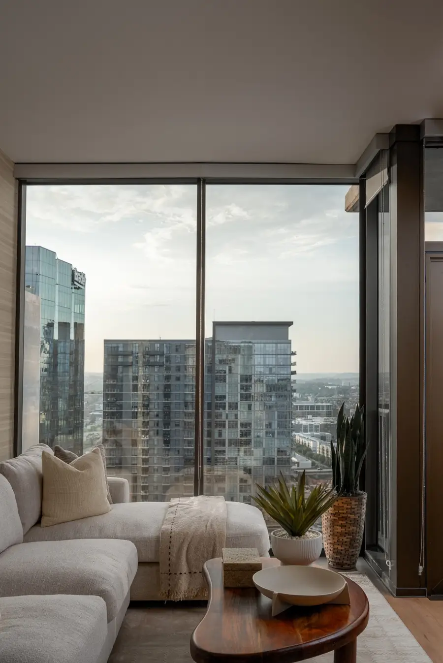 1212 Demonbreun St #909, Nashville, TN 37203 - #2