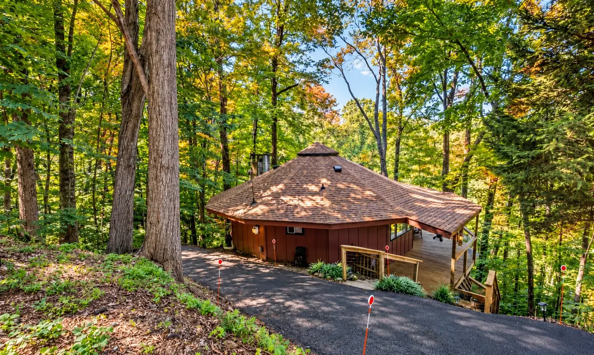 1429 Zurich Rd, Gatlinburg, TN 37738 - #1