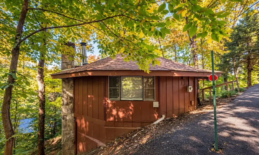 1429 Zurich Rd, Gatlinburg, TN 37738 - #2