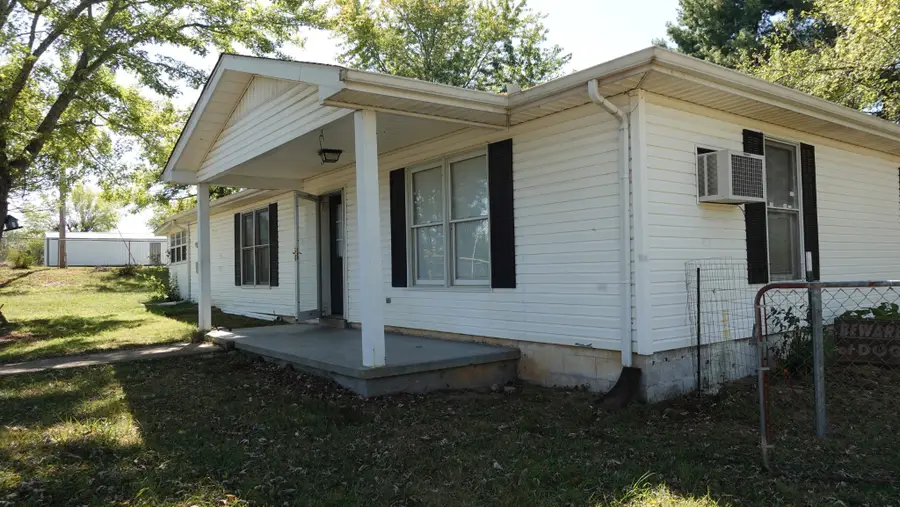 4901 Highway 52 W, Lafayette, TN 37083 - #2