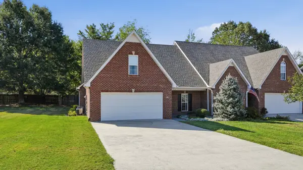 105 Greystone Pl, Tullahoma, TN 37388