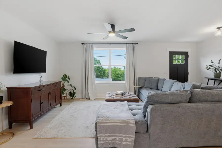 628 Maplewood Ln, Nashville, TN 37216 - #2