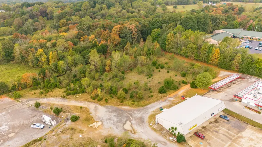 1112 New Highway 52 E, Westmoreland, TN 37186 - #3